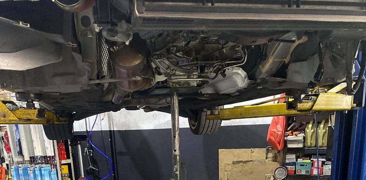 Kiểm tra hộp số Mercedes